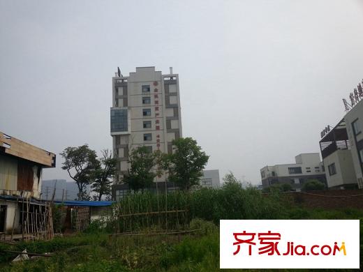 正榮華府項(xiàng)目南1.5公里金楓國(guó)際產(chǎn)業(yè)園