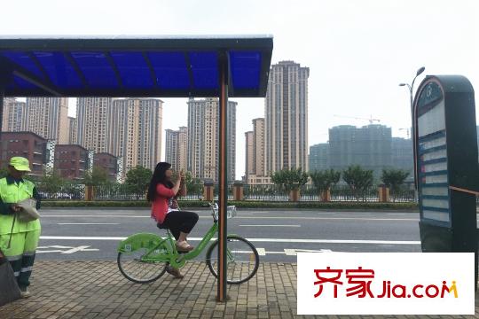 御湖灣公交站臺2015.7.8