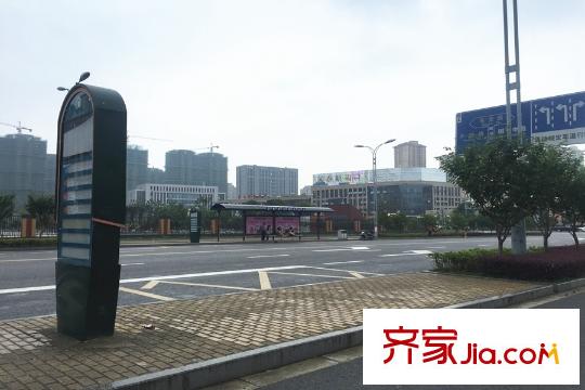 御湖灣公交站臺2015.7.8