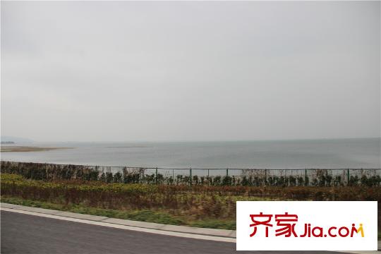 華麗家族太湖匯景項(xiàng)目南500米太湖