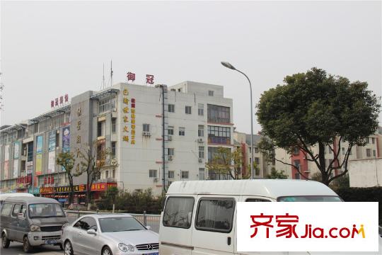 中茵御墅灣小區(qū)西側(cè)300米商業(yè)街 2015.3.17
