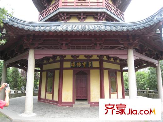 尼盛濱江城項目西側(cè)5000米靈巖山景區(qū)