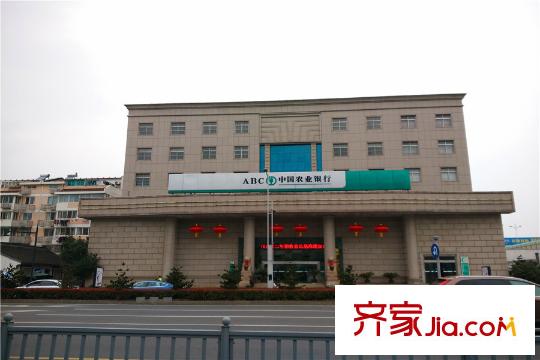朗詩相門綠郡小區(qū)向東500米中國農(nóng)業(yè)銀行