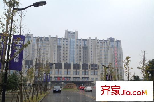 仁恒棠悅灣向北800米泉屋百貨