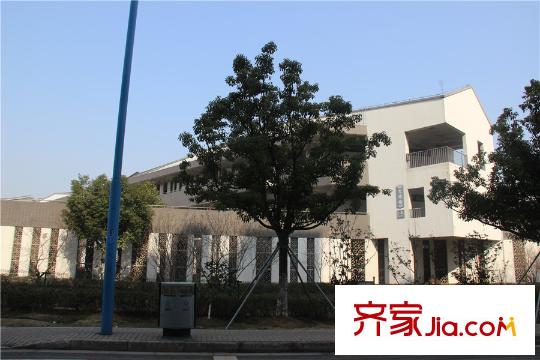 中航樾公館項(xiàng)目西2公里文昌實(shí)驗(yàn)中學(xué)