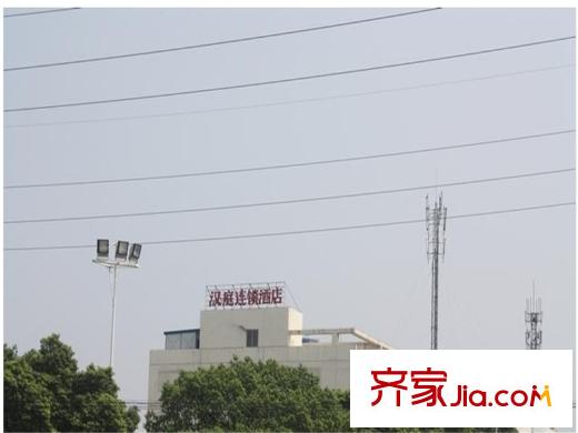 新創(chuàng)悅山墅附近365米的漢庭連鎖酒店