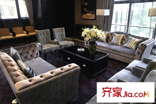 新湖明珠城小區(qū)內(nèi)部花園香頌餐廳
