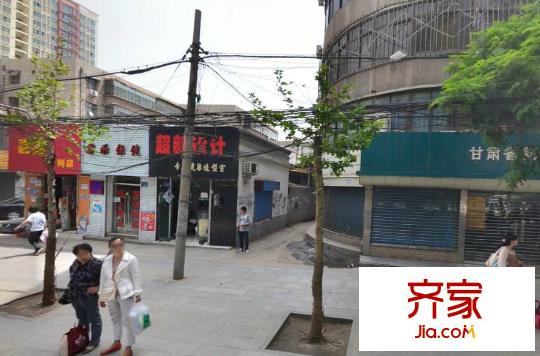 人保財(cái)險(xiǎn)七里河家屬院外景圖人保財(cái)險(xiǎn)家屬院 