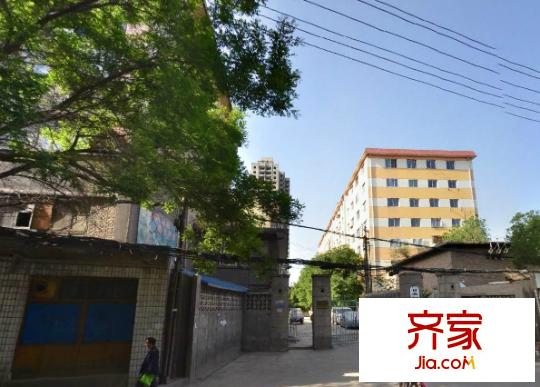 挺進(jìn)小區(qū)外景圖 