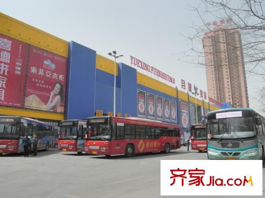 金域?華府公館配套圖北面調(diào)度站公交車