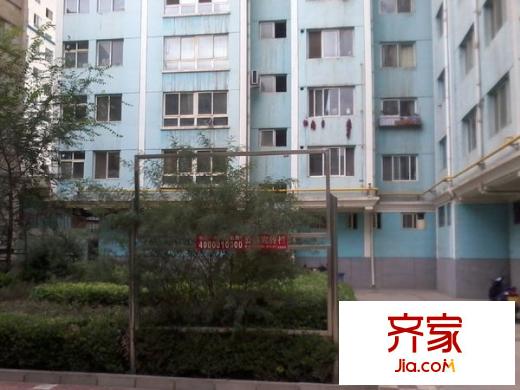塑料廠家屬院外景圖 