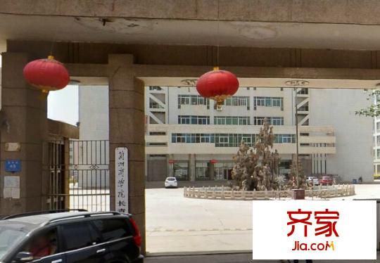 商學(xué)院長(zhǎng)青學(xué)院家屬院外景圖 