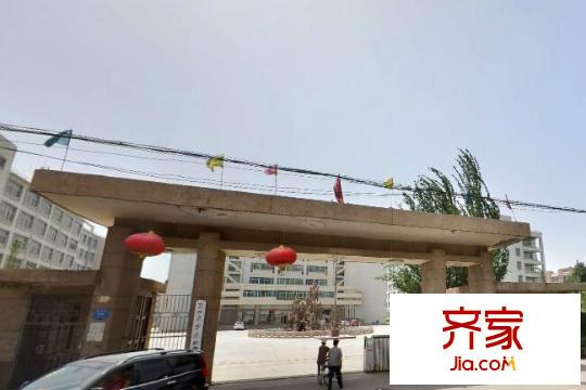 商學(xué)院長(zhǎng)青學(xué)院家屬院外景圖 