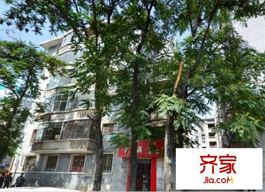 區(qū)委家屬院(東湖賓館旁)外景圖區(qū)委家屬院（東湖賓館旁） 