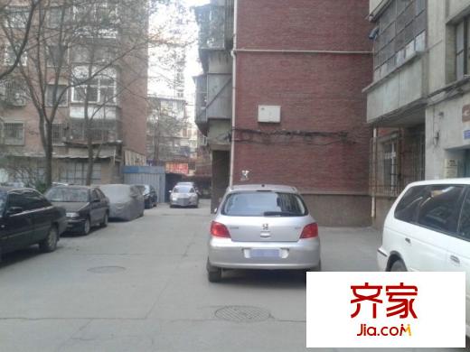 人事廳家屬院外景圖 