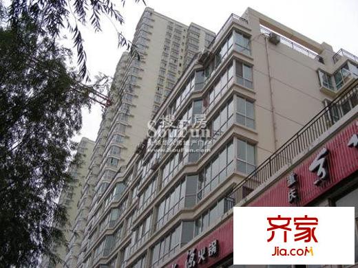 萬盛名仕佳園外景圖對面的金色家園
