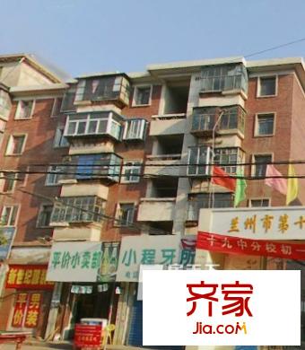 鹽場(chǎng)路金鑰匙學(xué)校內(nèi)