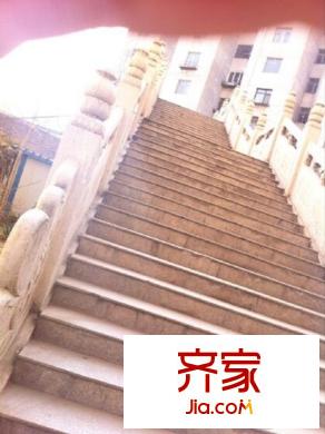 公交公司家屬院外景圖 