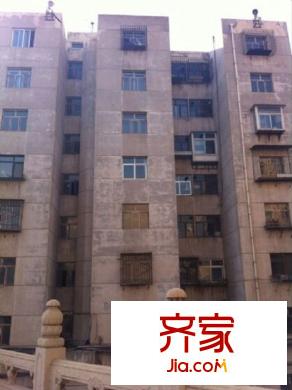 公交公司家屬院外景圖 