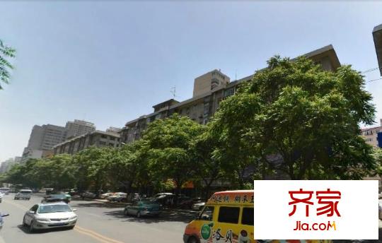 長(zhǎng)虹嘉園北門(mén)口(胖媽媽手抓樓上)外景圖長(zhǎng)虹嘉園北門(mén)口（胖媽媽手抓樓上） 