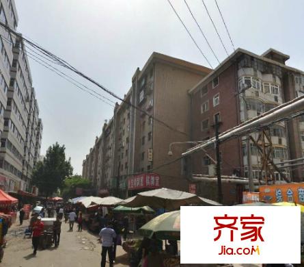 機(jī)車(chē)廠(chǎng)一區(qū)家屬院外景圖 