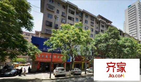 長(zhǎng)虹嘉園北門(mén)口(胖媽媽手抓樓上)外景圖長(zhǎng)虹嘉園北門(mén)口（胖媽媽手抓樓上） 