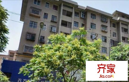 長(zhǎng)虹嘉園北門(mén)口(胖媽媽手抓樓上)外景圖長(zhǎng)虹嘉園北門(mén)口（胖媽媽手抓樓上） 