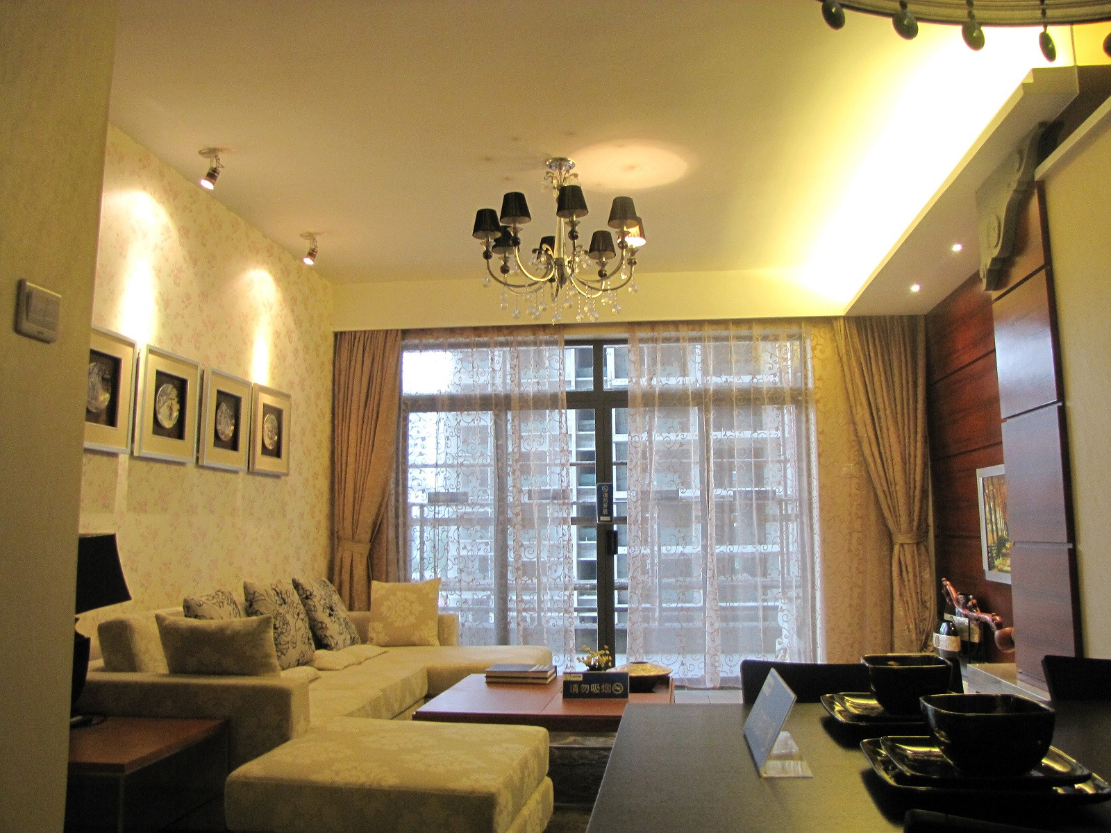 中式风格,5-10万装修,三居室装修,110平米装修,客厅,沙发,沙发背景墙,暖色调