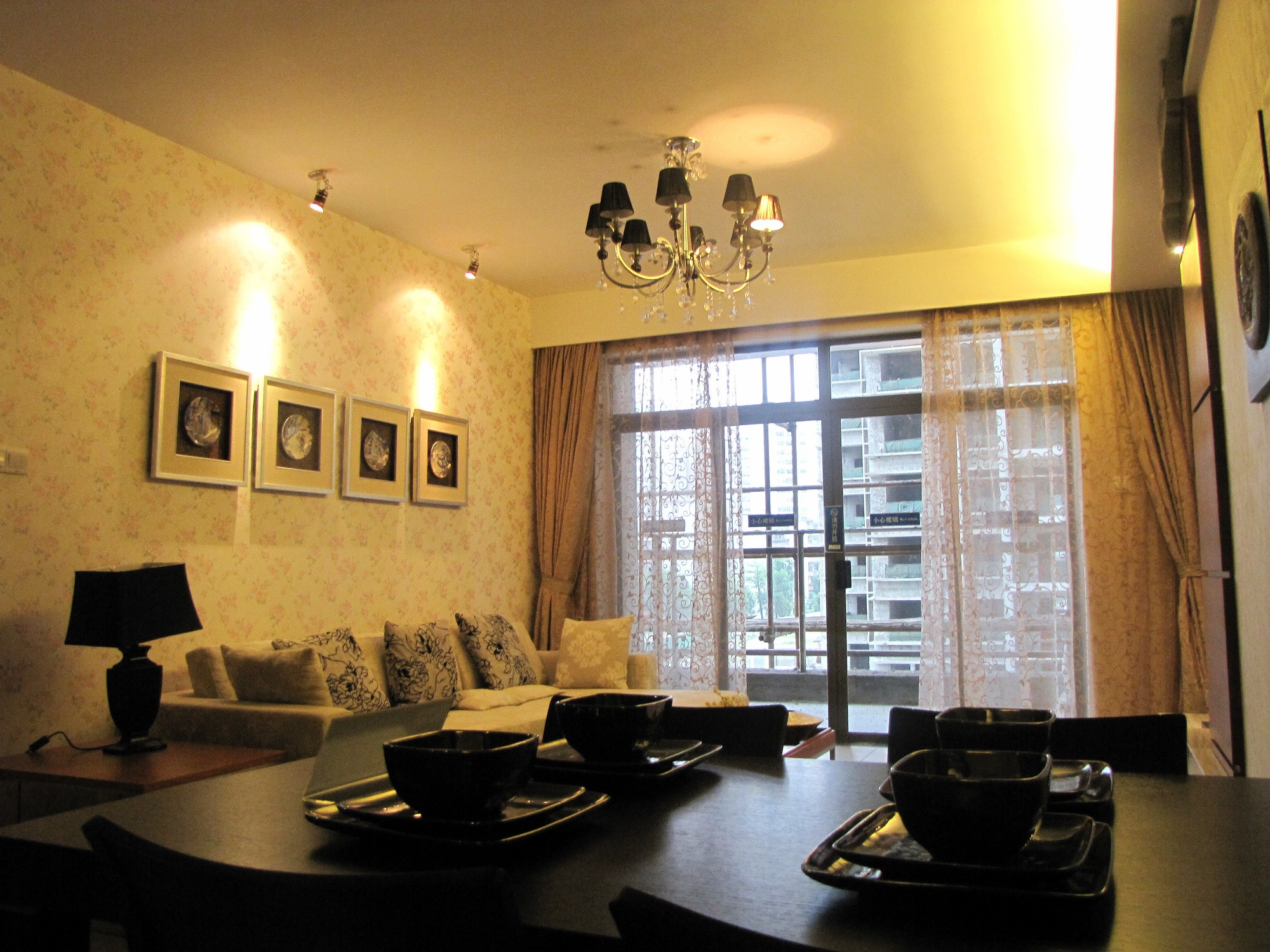 中式风格,5-10万装修,三居室装修,110平米装修,客厅,沙发背景墙,暖色调