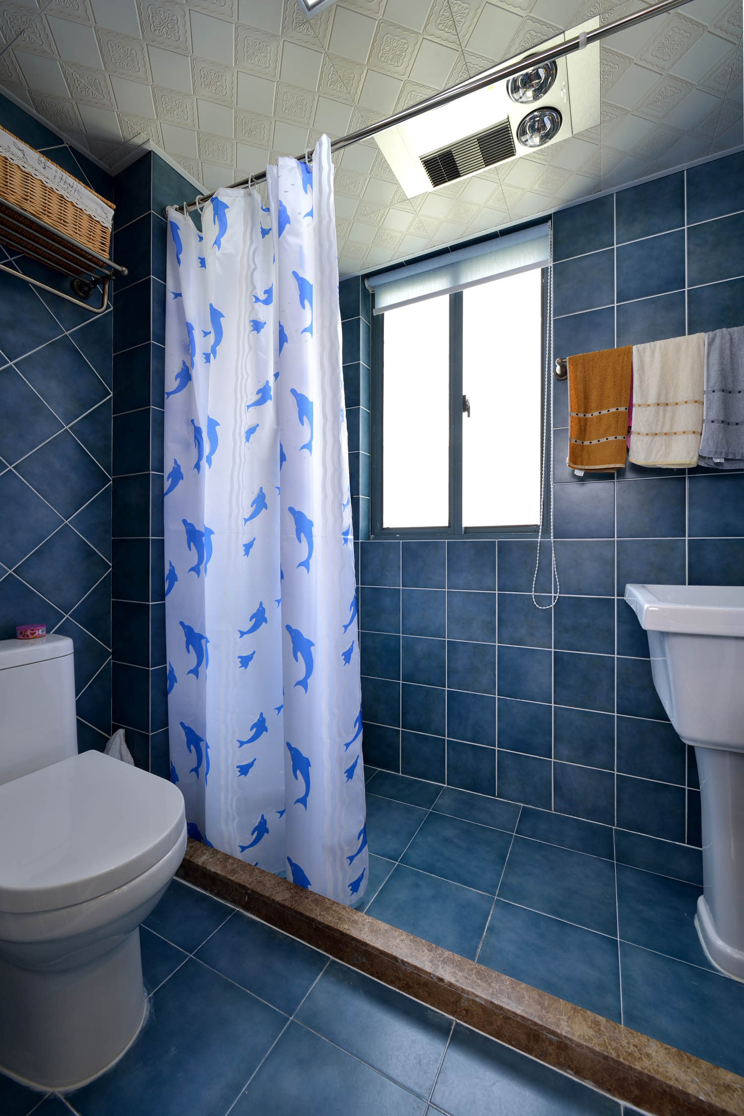 80平米装修,二居室装修,10-15万装修,卫生间,美式乡村风格,淋浴房,蓝色