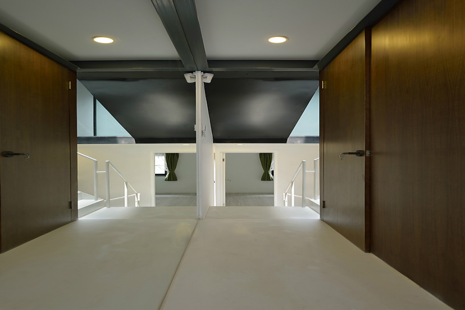 loft风格,复式装修,140平米以上装修,20万以上装修,门厅,简约风格,黑白,过道