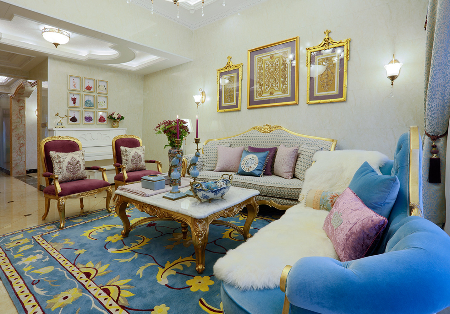 复式装修,豪华型装修,140平米以上装修,客厅,法式风格,地毯,沙发,金色,蓝色,茶几