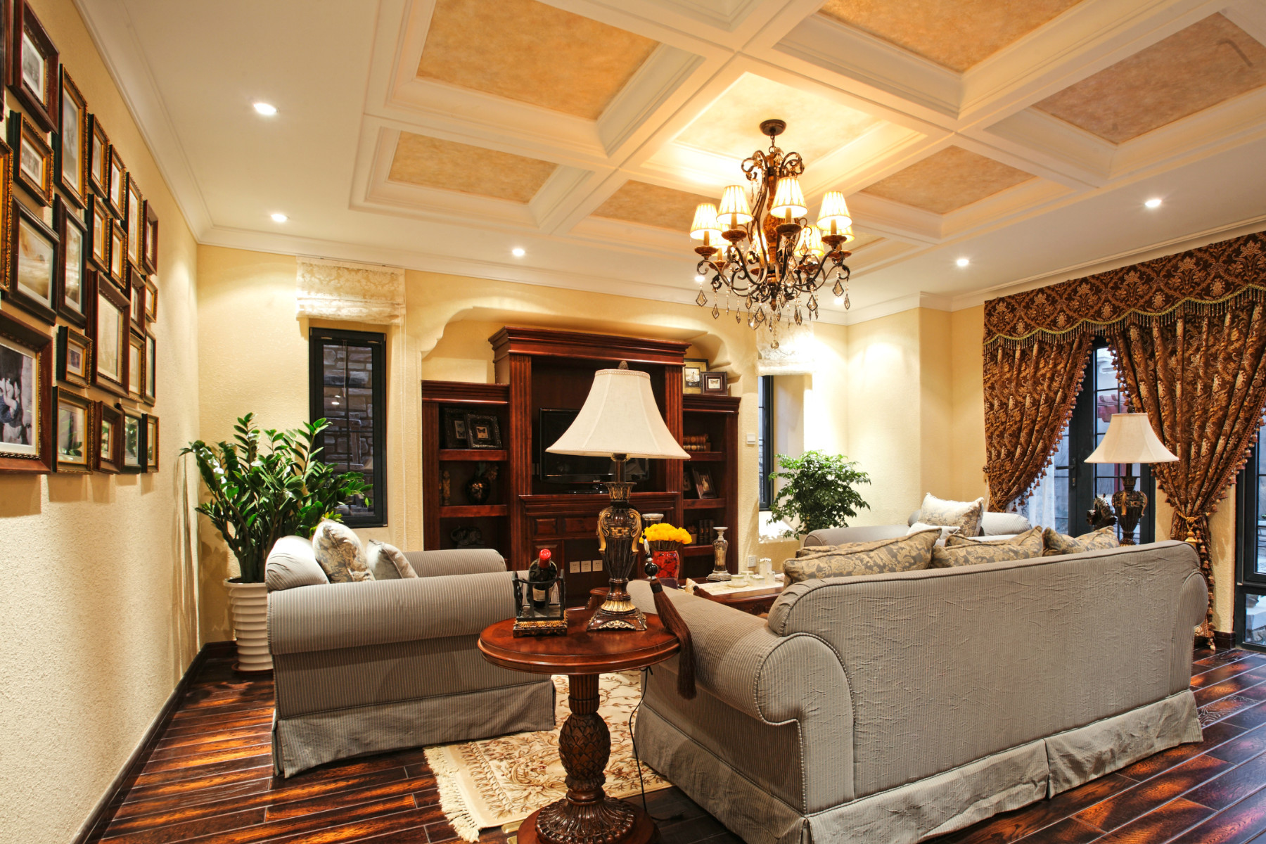 欧式风格,别墅装修,豪华型装修,140平米以上装修,客厅,吊顶,黄色