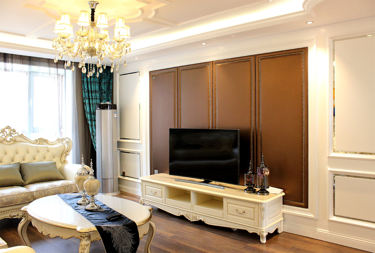 120平米装修,三居室装修,20万以上装修,客厅,欧式风格,电视背景墙,咖啡色