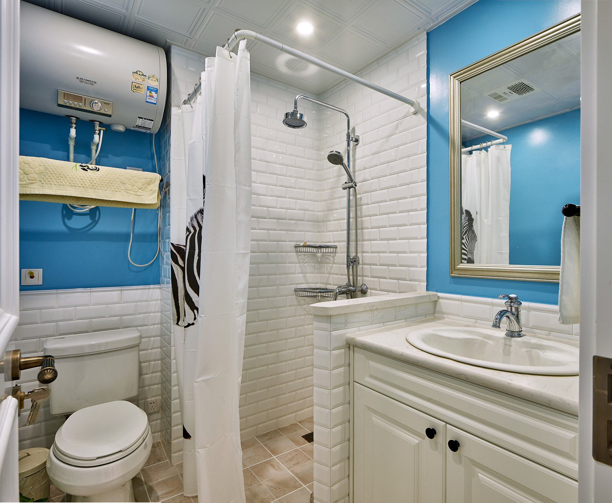 美式风格,15-20万装修,100平米装修,二居室装修,卫生间,浴室柜,洗手台,蓝色,白色