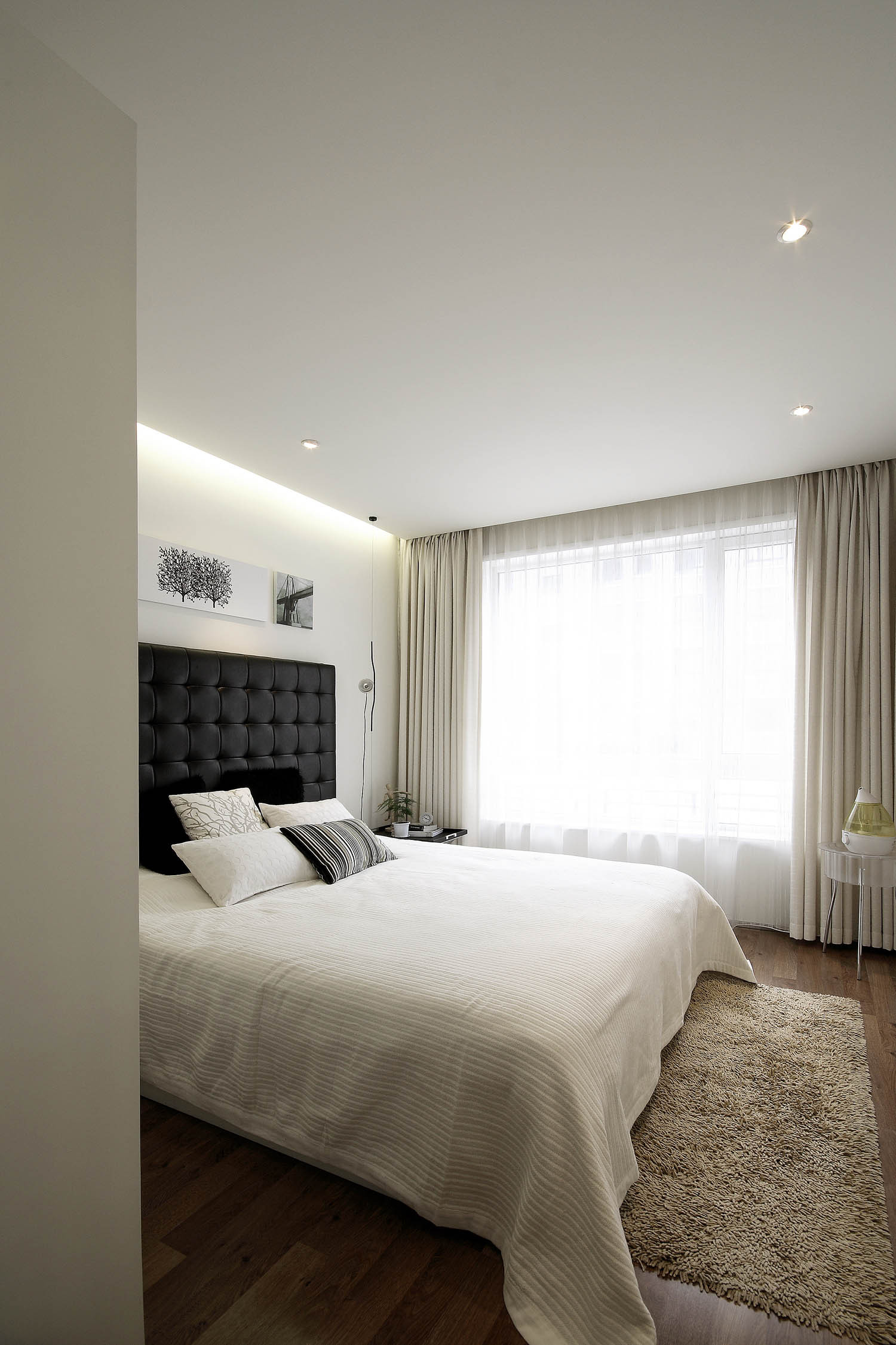 5-10万装修,140平米以上装修,三居室装修,卧室,现代简约风格,床头软包,黑白