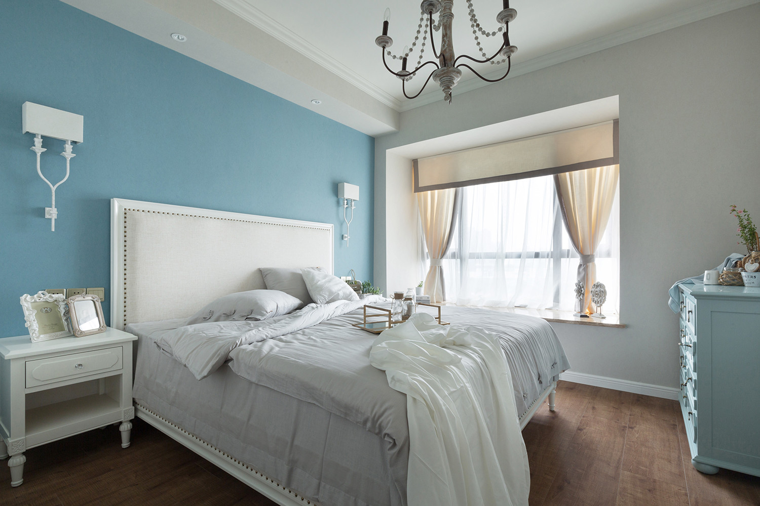 美式风格,120平米装修,二居室装修,20万以上装修,卧室,卧室背景墙,蓝色