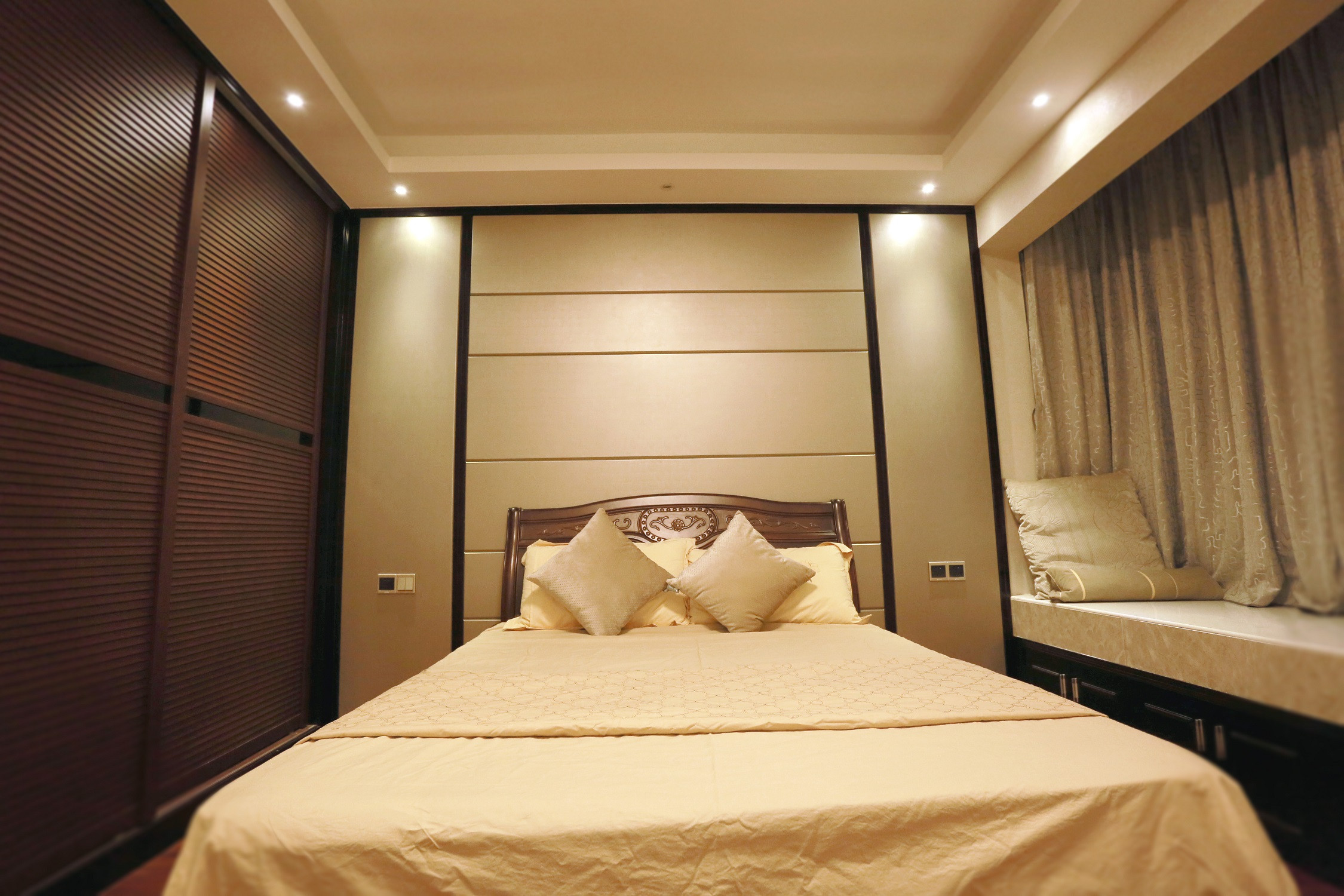 中式风格,15-20万装修,130平米装修,三居室装修,卧室,卧室背景墙,暖色调