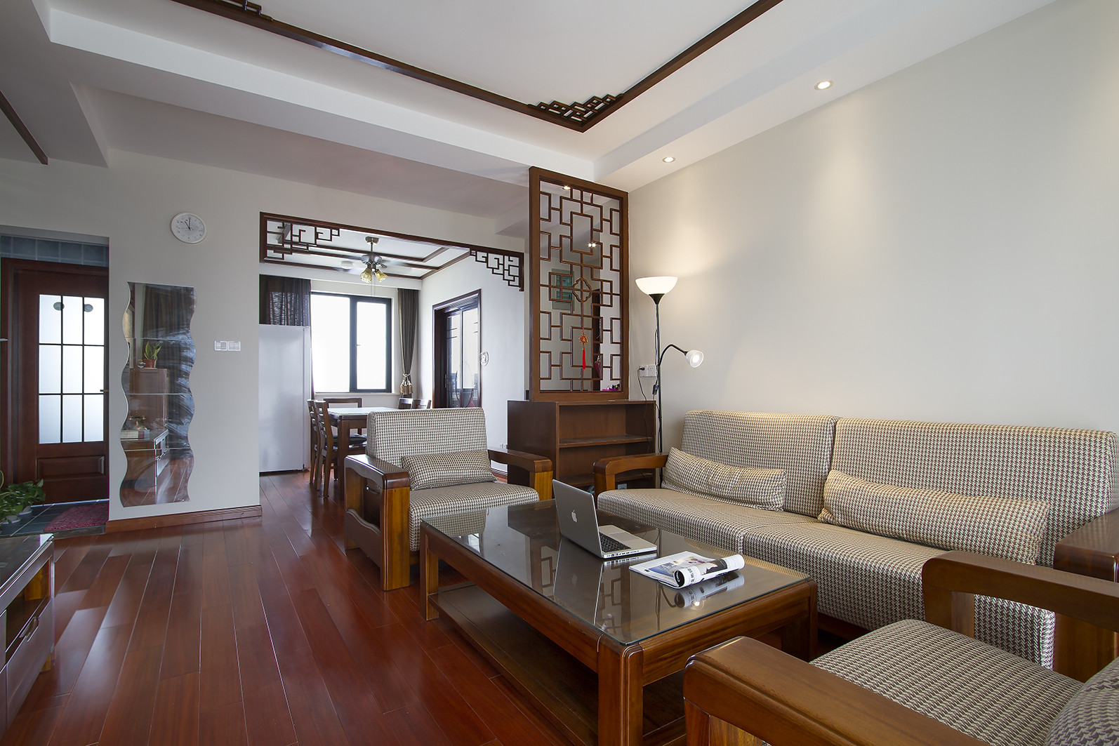 中式风格,20万以上装修,三居室装修,130平米装修,客厅,沙发背景墙,沙发,白色
