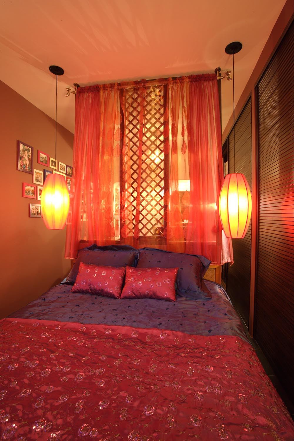 东南亚风格,5-10万装修,40平米装修,小户型装修,卧室,床上用品,红色