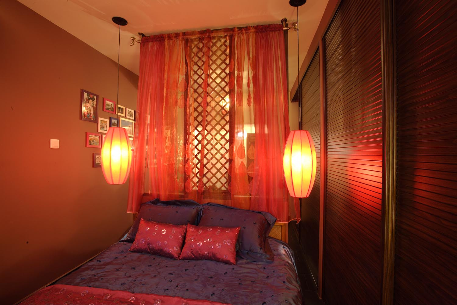 东南亚风格,5-10万装修,40平米装修,小户型装修,卧室,灯具,红色