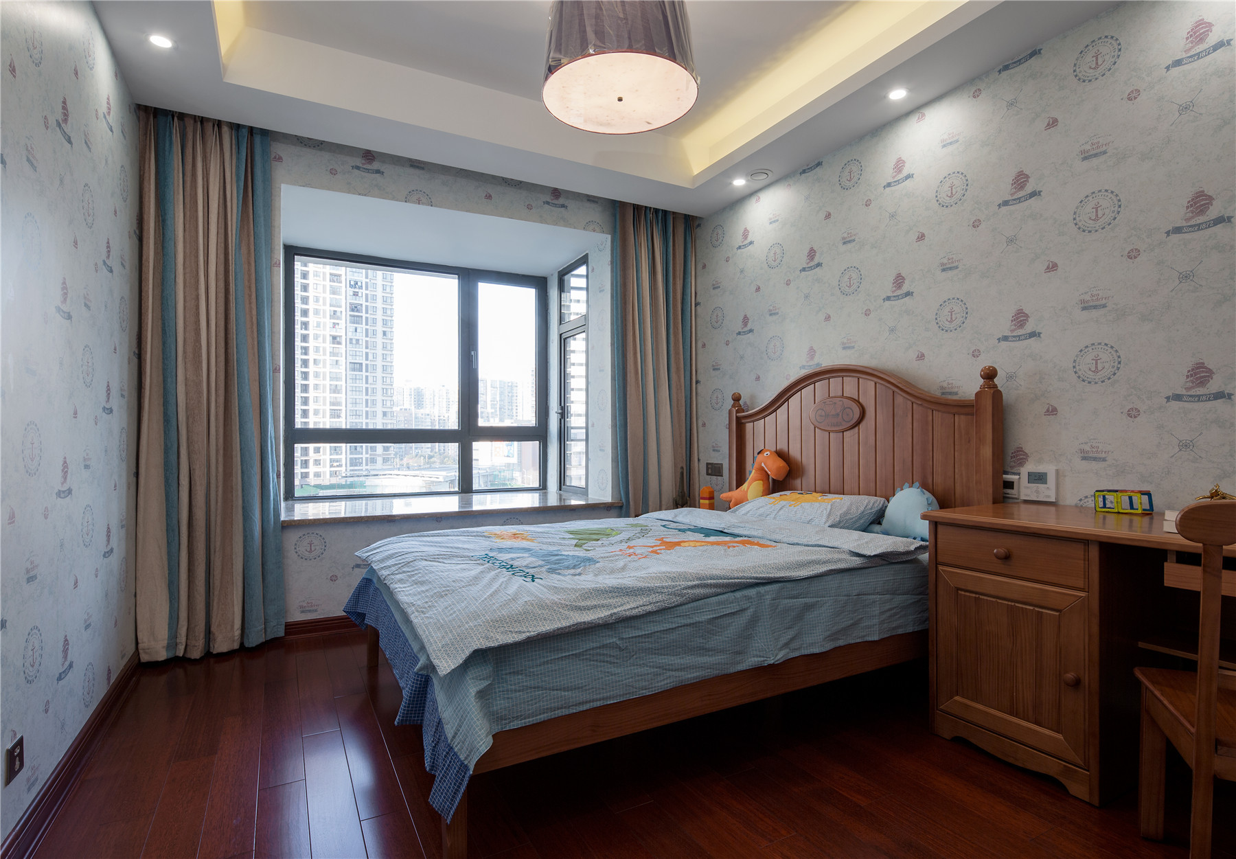 中式风格,四房装修,140平米以上装修,20万以上装修,卧室背景墙,飘窗,蓝色