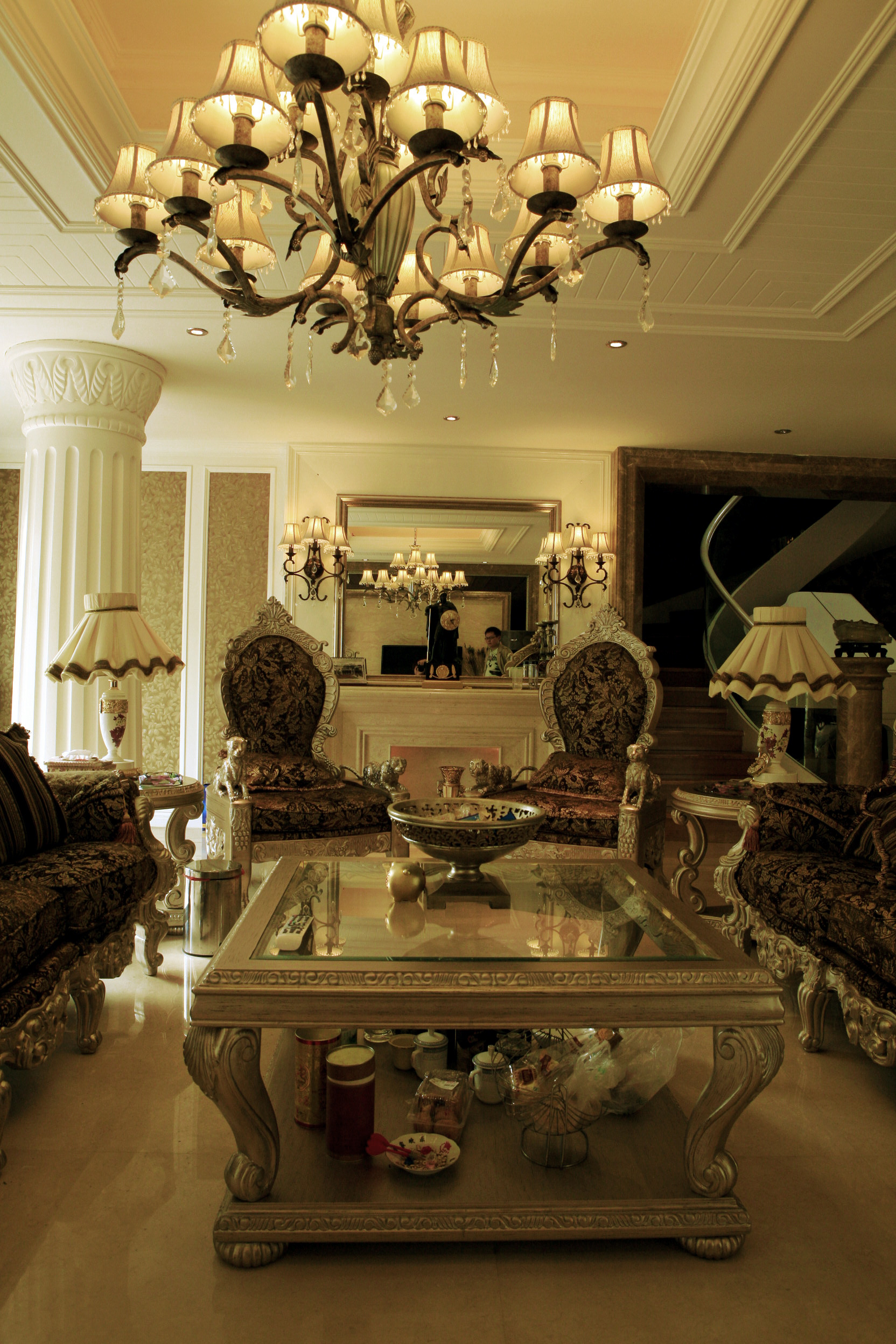 别墅装修,140平米以上装修,豪华型装修,客厅,欧式风格,茶几,金色