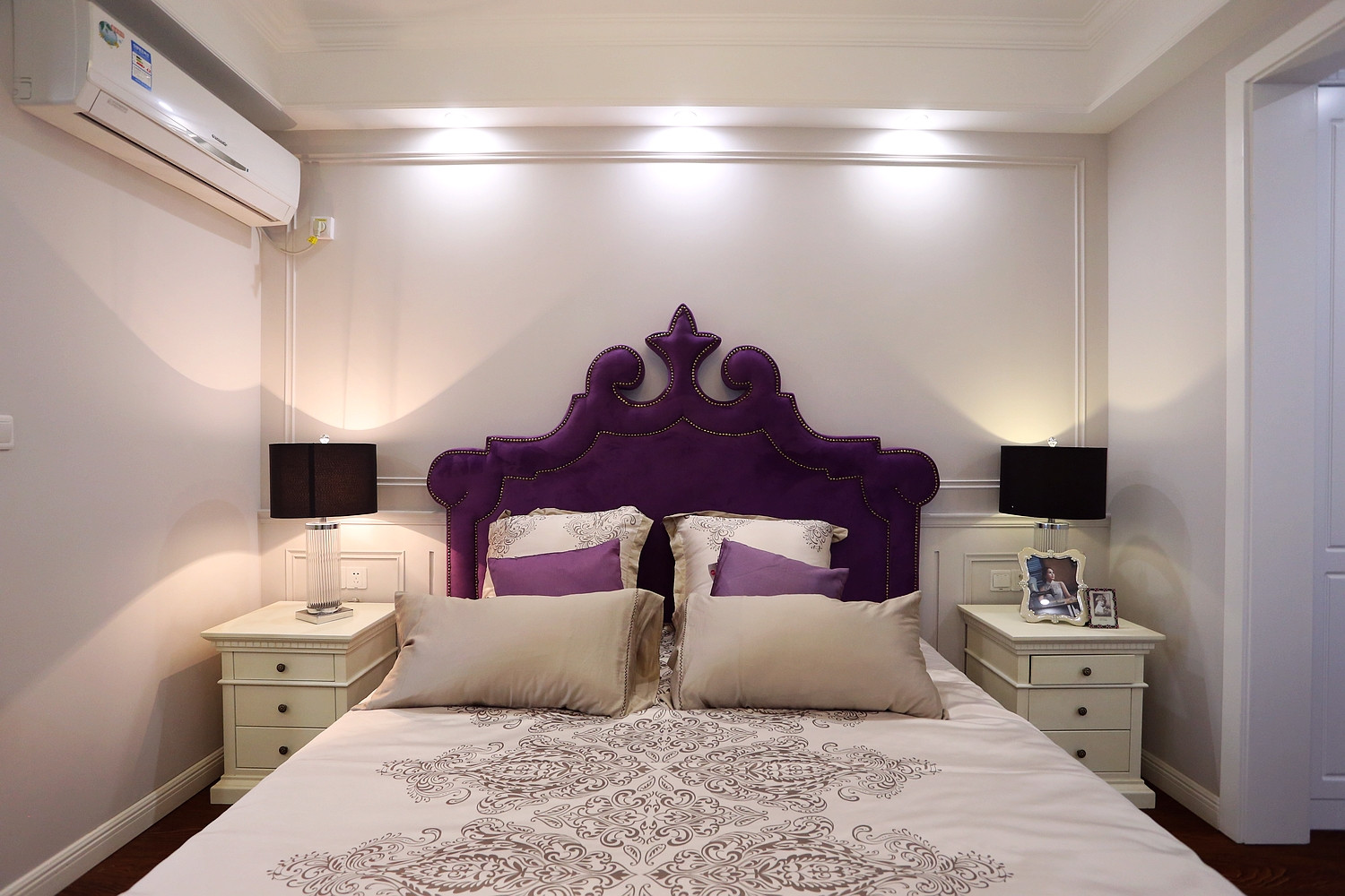 混搭风格,三居室装修,120平米装修,20万以上装修,卧室,床头软包,紫色