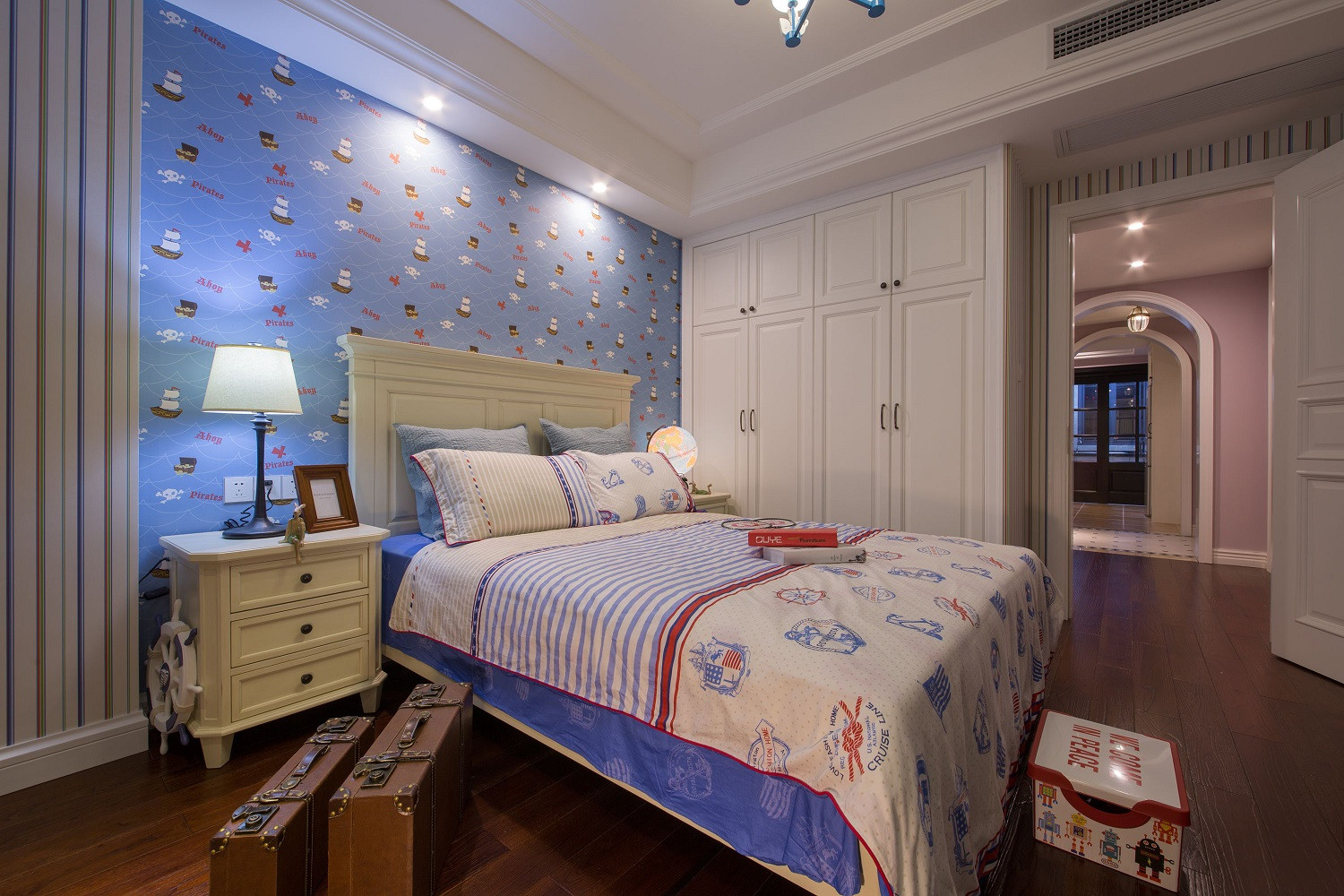 美式风格,15-20万装修,90平米装修,三居室装修,卧室,卧室背景墙,蓝色