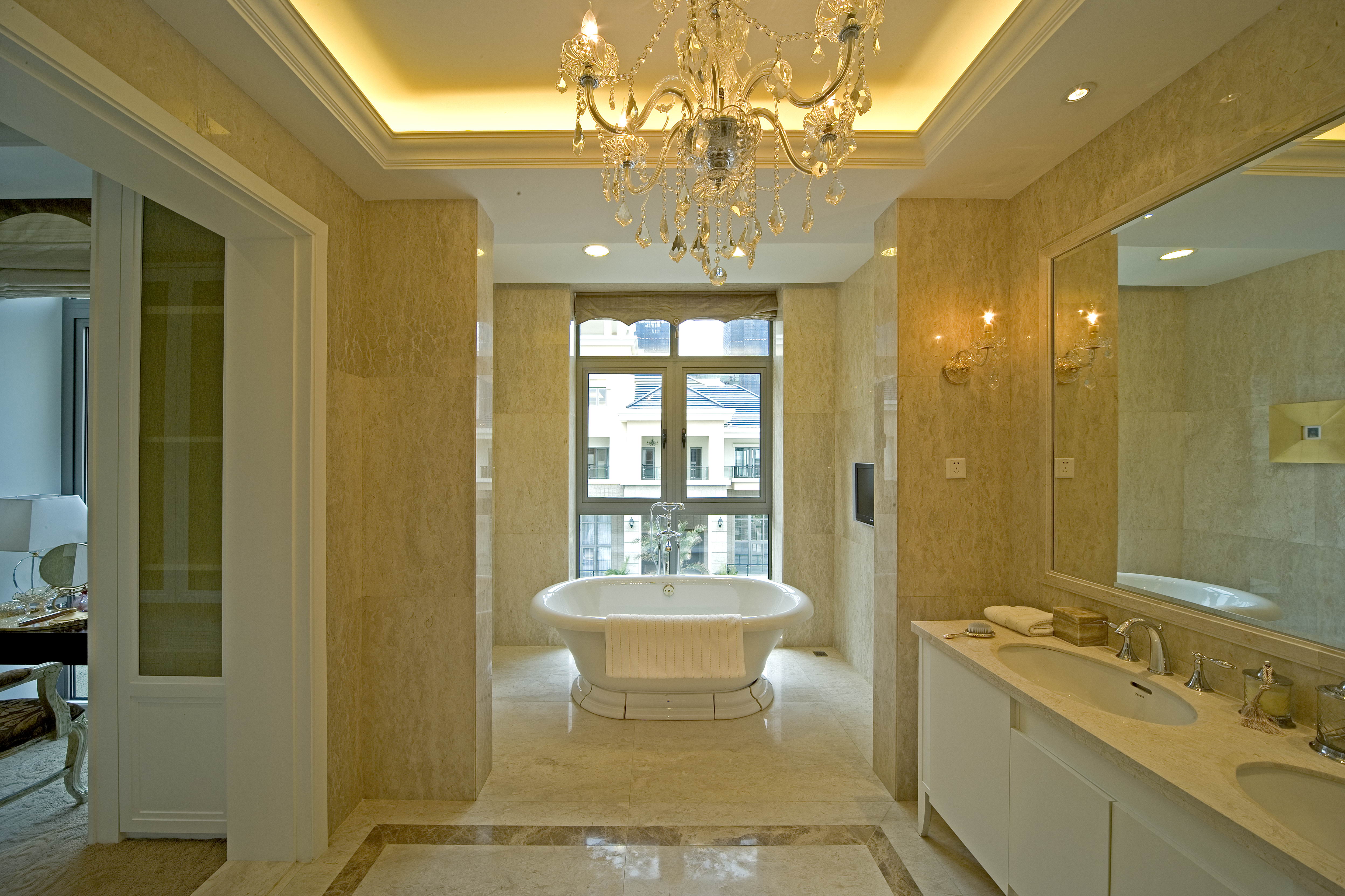 别墅装修,140平米以上装修,豪华型装修,卫生间,欧式风格,暖色调,浴缸