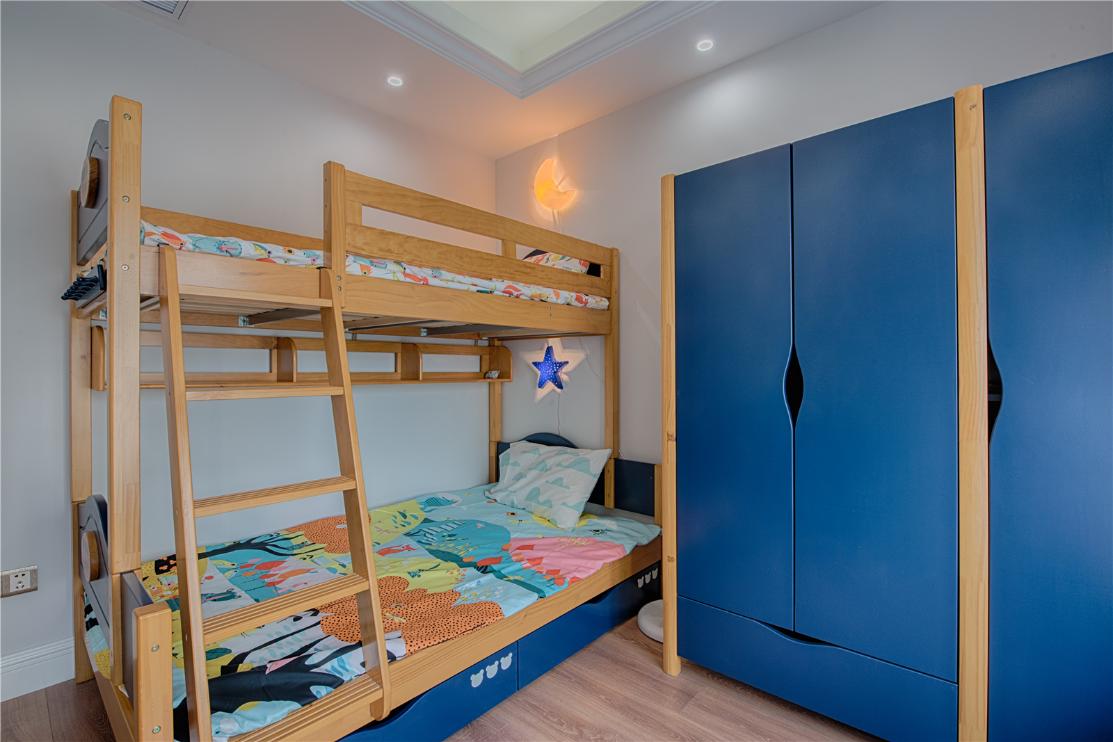 美式风格,三居室装修,130平米装修,20万以上装修,儿童房,儿童床,衣柜,蓝色