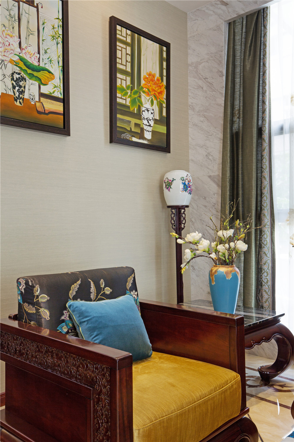 中式别墅装修实木单人沙发图片
