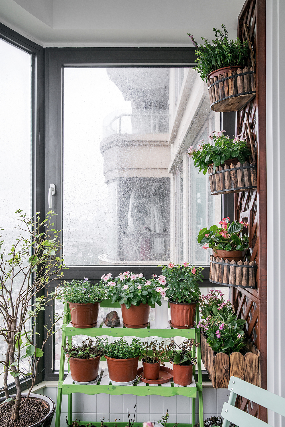 大户型美式之家阳台绿植图片