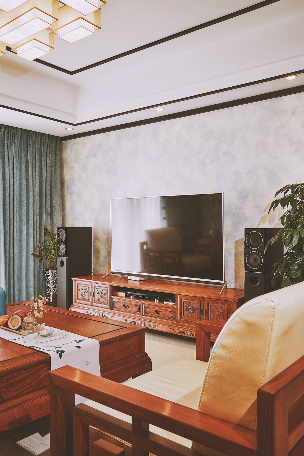 中式风格,三居室装修,20万以上装修,130平米装修,客厅,电视背景墙,灰色